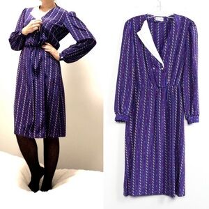 Vintage 70s midi dress below knee length geometric print v-neck L XL purple
